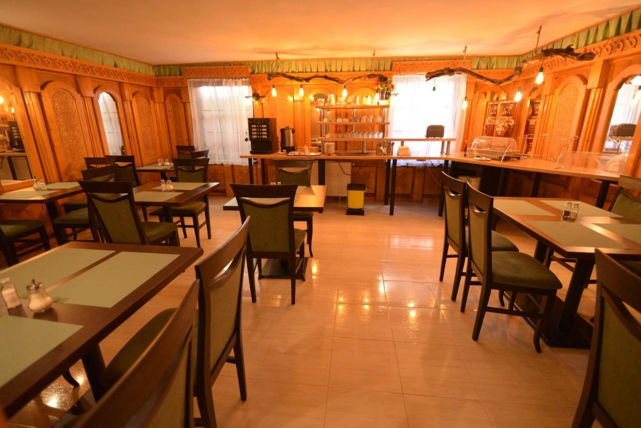 Feszek Fogado - Pension Nest Mosonmagyarovar Exterior photo